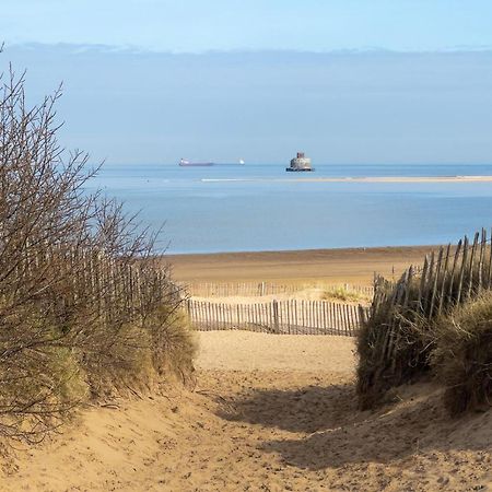Den Of Joy Humberston Fitties Sleeps 6,Hot Tub,Log Burner Villa คลีทอร์ปส์ ภายนอก รูปภาพ