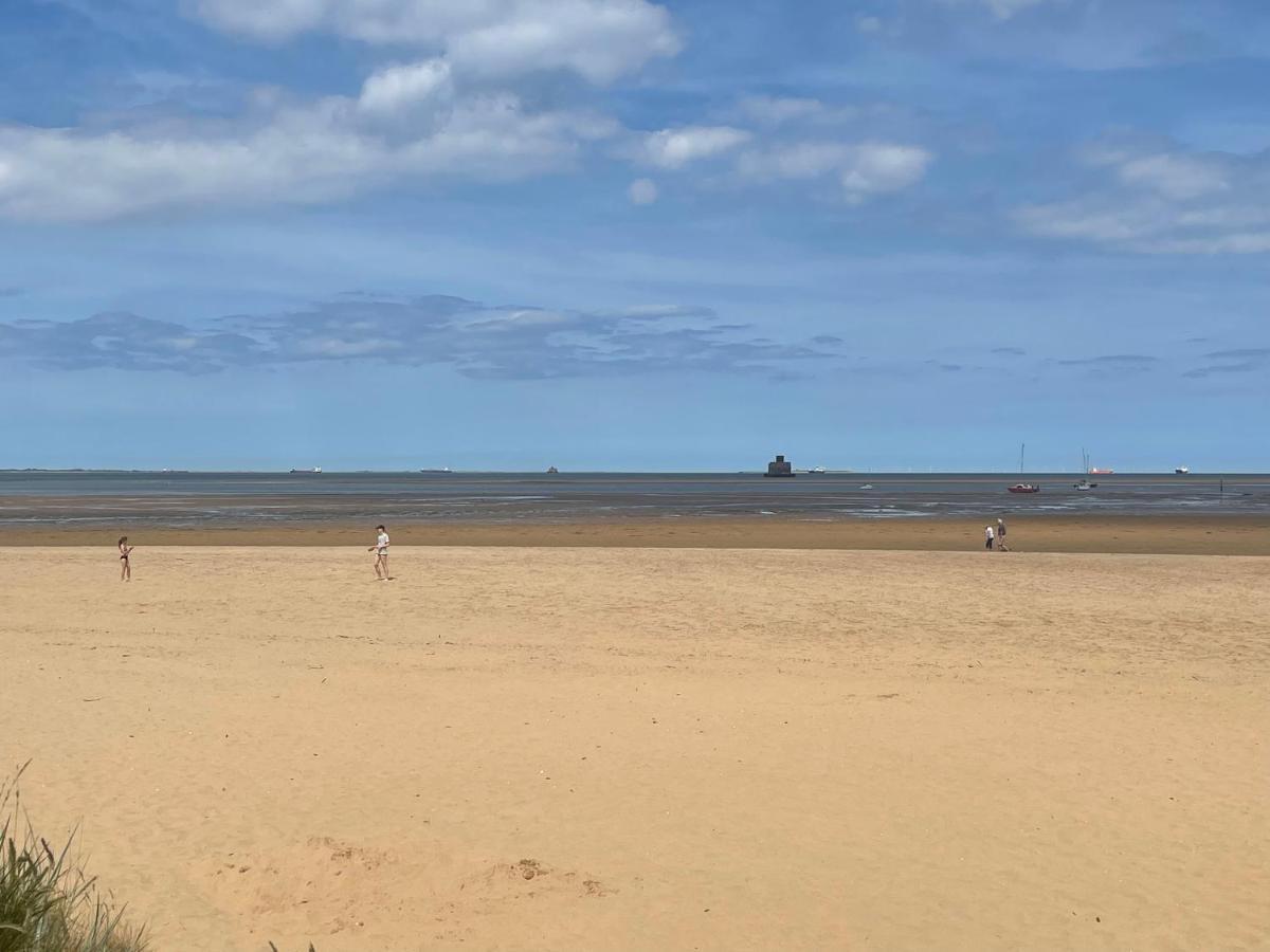 Den Of Joy Humberston Fitties Sleeps 6,Hot Tub,Log Burner Villa คลีทอร์ปส์ ภายนอก รูปภาพ