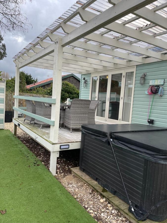 Den Of Joy Humberston Fitties Sleeps 6,Hot Tub,Log Burner Villa คลีทอร์ปส์ ภายนอก รูปภาพ