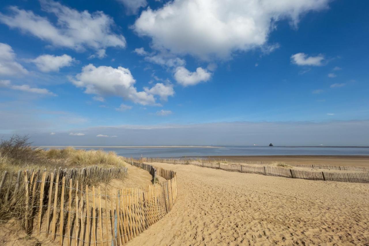 Den Of Joy Humberston Fitties Sleeps 6,Hot Tub,Log Burner Villa คลีทอร์ปส์ ภายนอก รูปภาพ