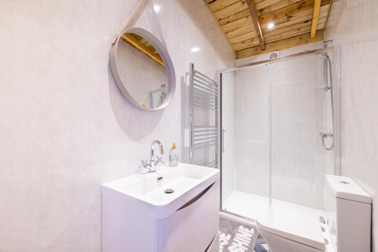 Den Of Joy Humberston Fitties Sleeps 6,Hot Tub,Log Burner Villa คลีทอร์ปส์ ภายนอก รูปภาพ